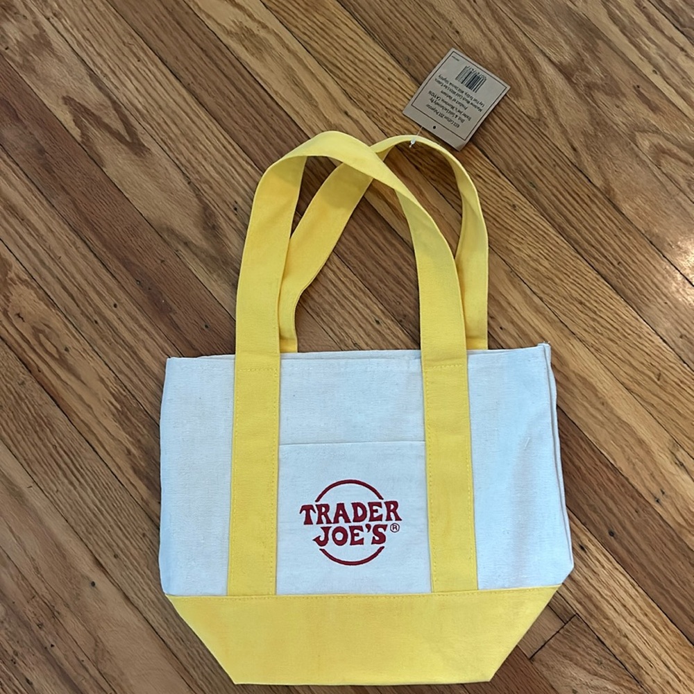 Small Trader Joe’s tote